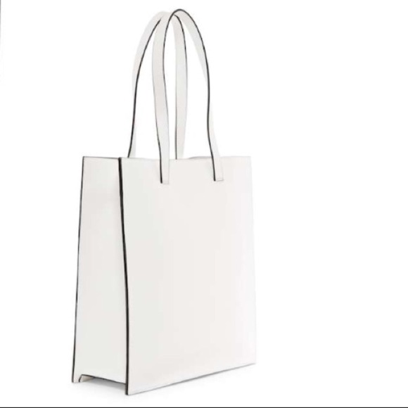 Chic French Connection Duffy Shopper Tote in White - Picture 1 of 8
